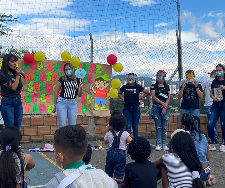 Ínterprestación de obra de teatro a niños de la dulcera para la transformación Social - UNIMINUTO Pereira