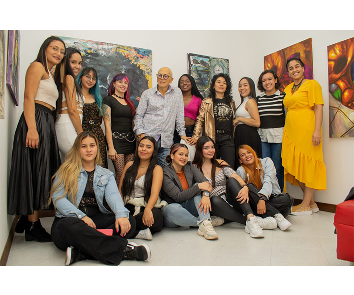 Los estudiantes de Trabajo Social exploraron el arte con una Noche de Galerías 