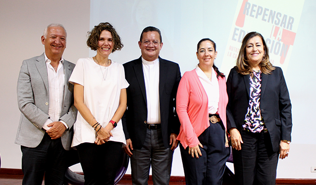 Lanzamiento libro Repensar la Educación