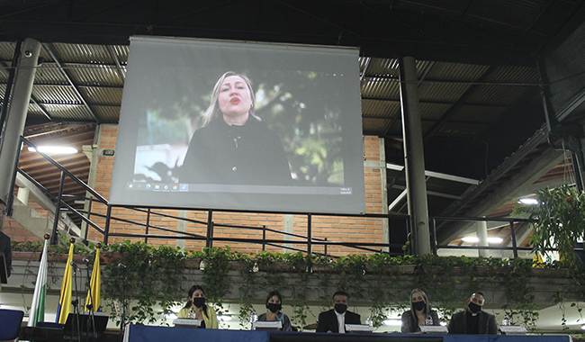 Honra y reconocimiento a la labor del maestro en su día conmemorativo