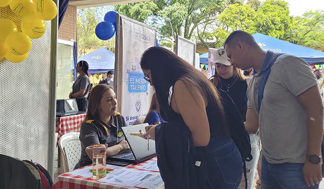 Encontrar empleo y crédito educativo en una sola feria 