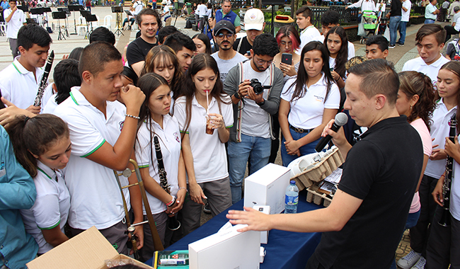 Asistentes al lanzamiento de laboratorio social del cambio climático en Chinchiná-Caldas