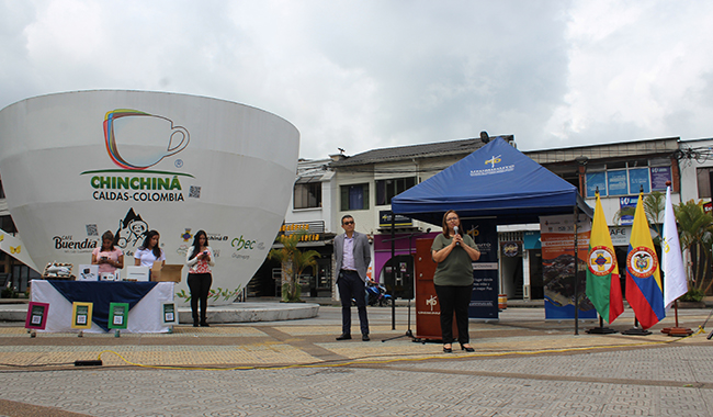 Asistentes al lanzamiento de laboratorio social del cambio climático en Chinchiná-Caldas