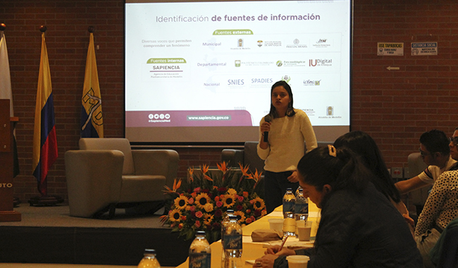 Se exponen en el auditorio los avances de la mesa de permanencia