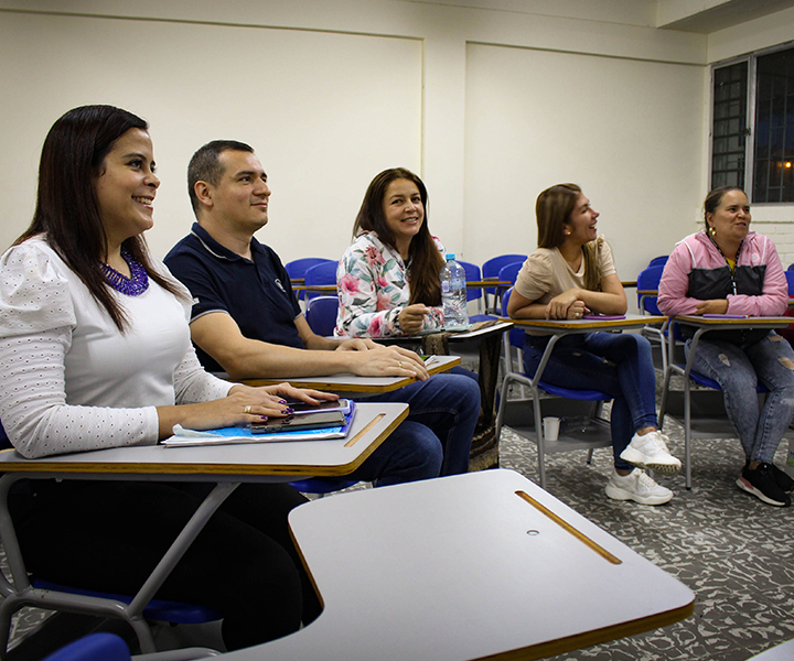 estudiantes-de-Especialización-en-Pereira.jpg