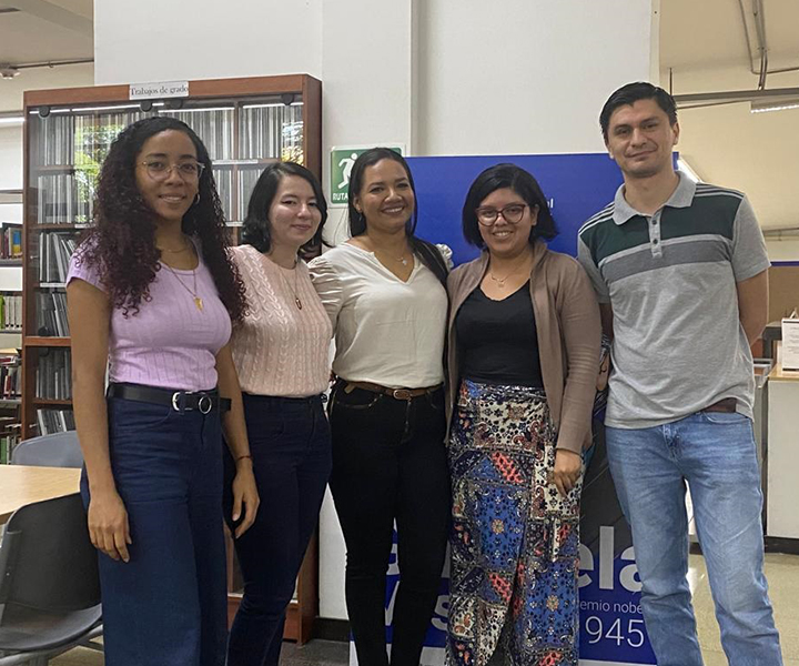 Equipo de Biblioteca UNIMINUTO Seccional Antioquia - Chocó, recibiendo visita de Neiva 