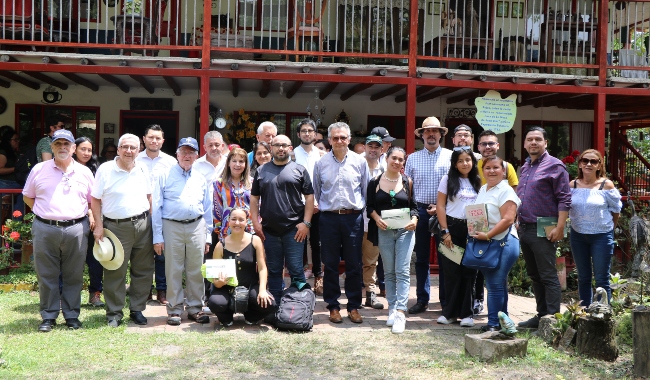 Participantes de la salida al Agroparque Sabio Mutis en Tena, Cundinamarca.