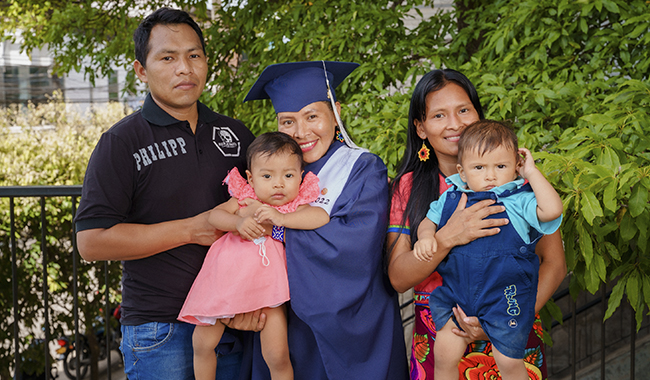 familiares con egresada de UNIMINUTO Centro Regional Urabá 