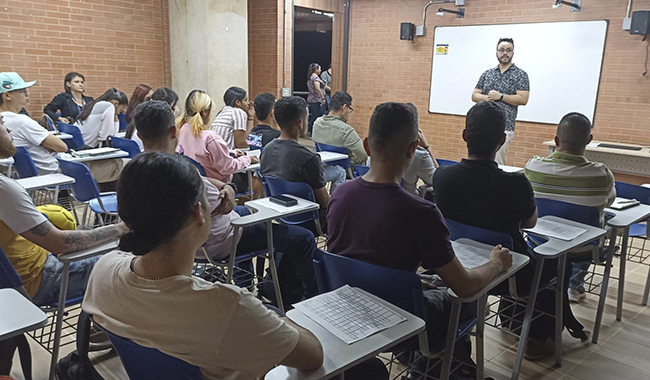 Estudiantes que recibieron la inducción de egresados UNIMINUTO