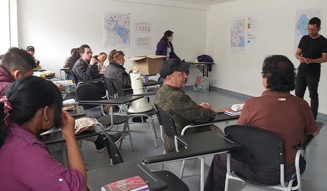 charla salon de clases Fortaleciendo la recuperación ambiental en espacios urbanos