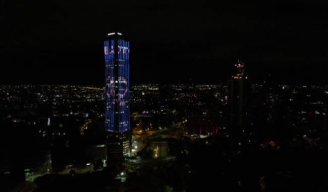 La proyección rendió homenaje a las generaciones de colombianos que se han formado en UNIMINUTO. 