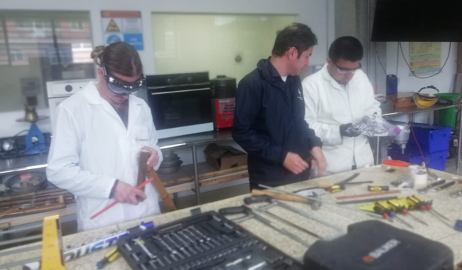 Estudiantes en Laboratorio 