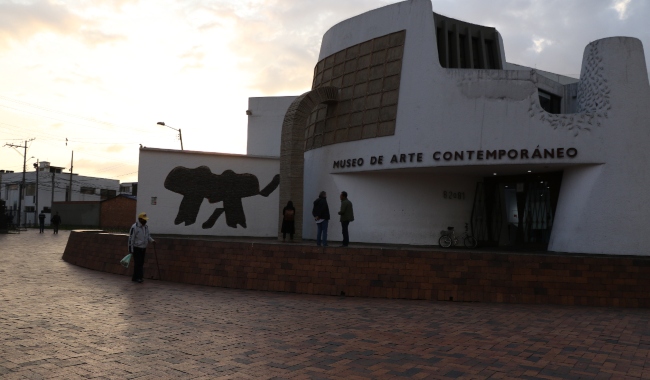 Obra "Lengua Negra" del artista Antonio Puri