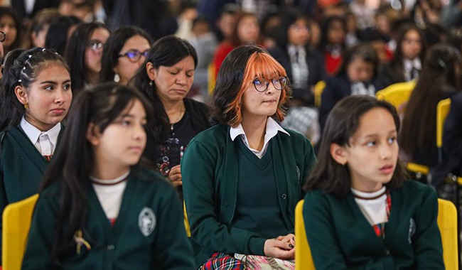 En las Olimpiadas STEM participan Instituciones Educativas Distritales y colegios privados.