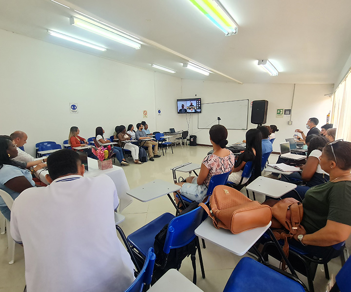 Estudiantes UNIMINUTO en el Coloquio de Investigación 