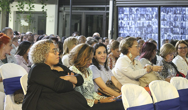 Profesores en ceremonia del día del docente 