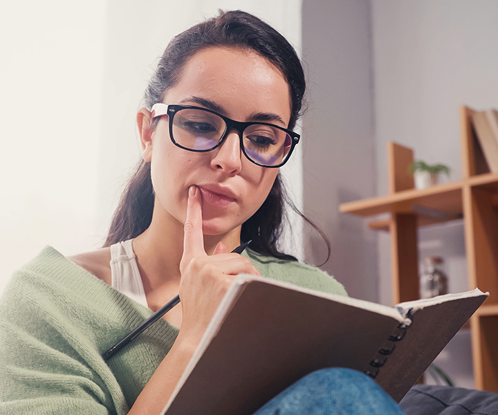 Mujer leyendo