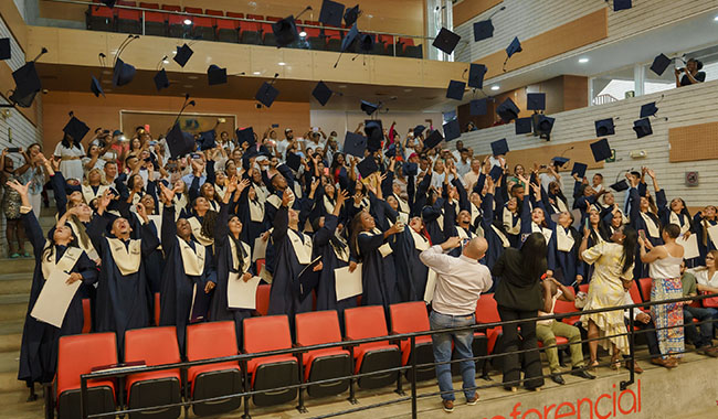 estudiantes graduados 