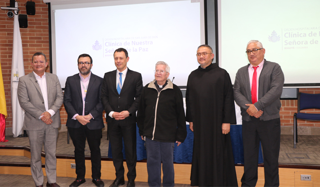 Directivas UNIMINUTO y Clínica Nuestra Señora de la Paz en inauguración oficial Clínica Nuestra Señora de la Paz