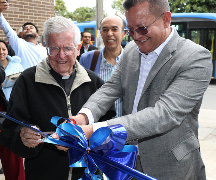 Directivas UNIMINUTO en inauguración oficial Clínica Nuestra Señora de la Paz