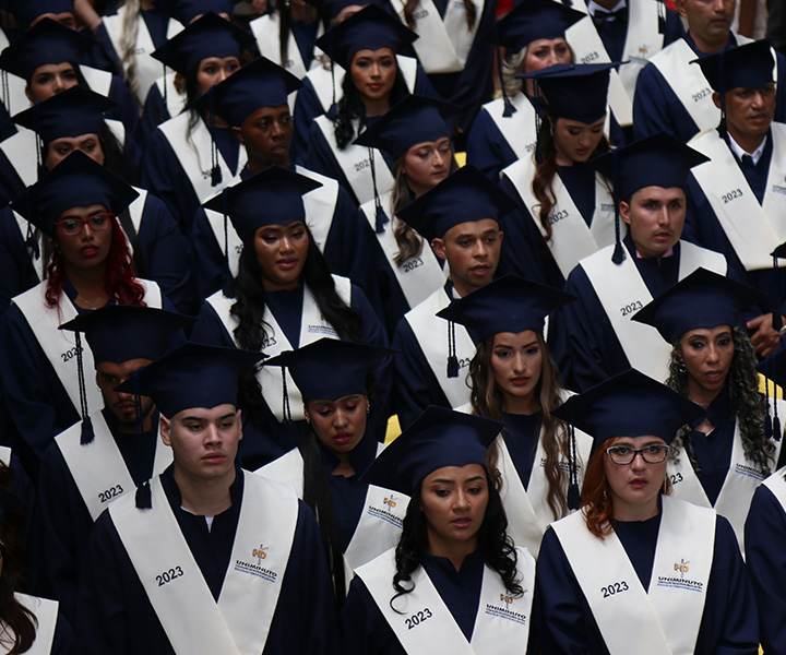 Graduandos de UNIMINUTO en la ceremonia