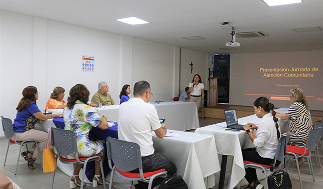 Juliana García, Coordinadora de Proyección Social UNIMINUTO Norte de Santander, realizando su intervención sobre las jornadas de atención en el barrio el Rodeo desde la Mesa de Extensión de SIES+.