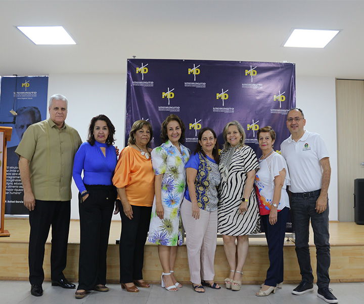 En la fotografía de derecha a izquierda se encuentra Zulmary Nieto, docente Corporación Universitaria Minuto de Dios; Carmen Cecilia, rectora de la Fundación de Estudios Superiores Comfanorte; Sandra Ortega, rectora Universida Francisco de Paula Santander Cúcuta; Fabiola GarcíaHerreros, directora Corporación Universitaria Minuto de Dios Norte de Santander; Débora Guerra, rectora Universidad Libre Cúcuta; Yolanda Gallardo, rectora Unisimón Cúcuta; Mario Contreras, Rector ISER.