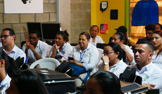 Desarrollo del taller "Perspectivas Digitales en los Ambientes de Aprendizaje"