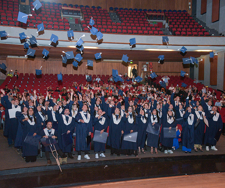 Emotividad por graduación de nuevos profesionales