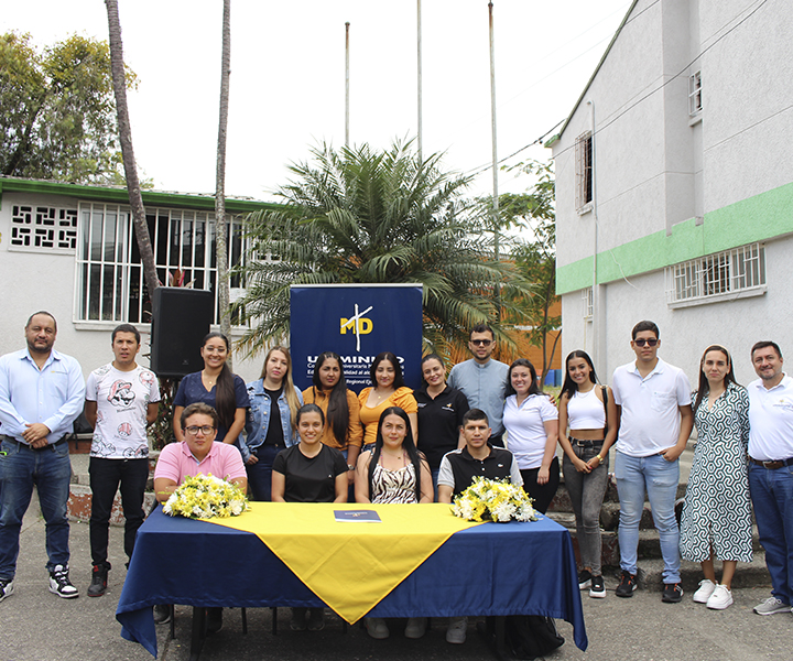 Estudiantes que recibieron beca en UNIMINUTO Chinchiná