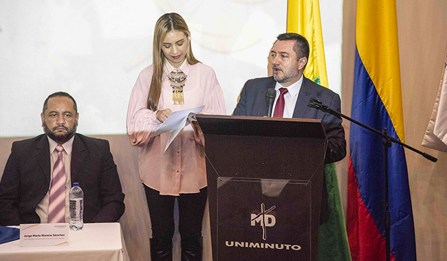 El director del Centro Universitario expreso sus buenos deseos a los nuevos especialistas