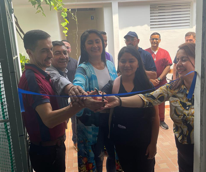 Participantes al evento de inauguración