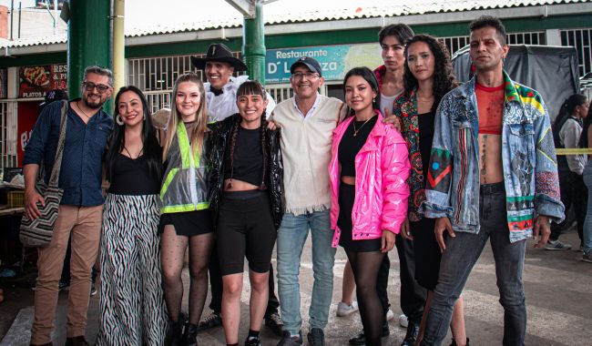 El programa de Comunicación Social - Periodismo lideró una pasarela llena de color, costumbres y cultura que permitió resaltar las raíces y esencia de la plaza de mercado de Zipaquirá.