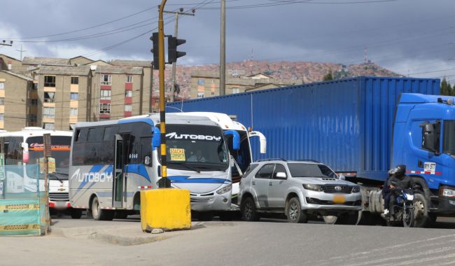 Muestra de tipografía usadas en los buses de Soacha