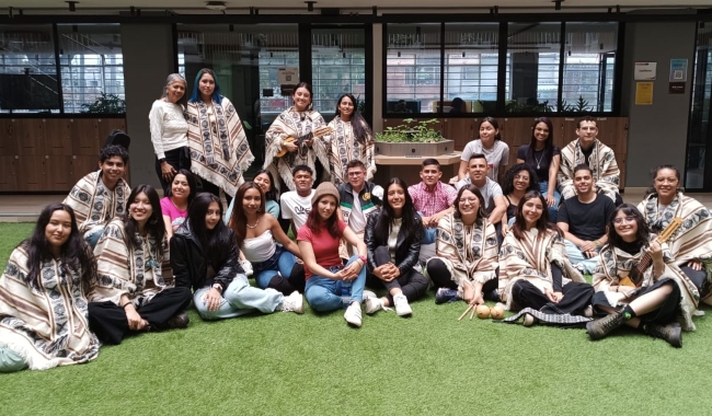 Los participantes al II Encuentro de la Escuela de Liderazgo fueron recibidos por la Dirección Nacional de Pastoral y el grupo de música Andina de la Rectoría Bogotá. 