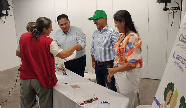 Evento entrega de certificados a mujeres participantes