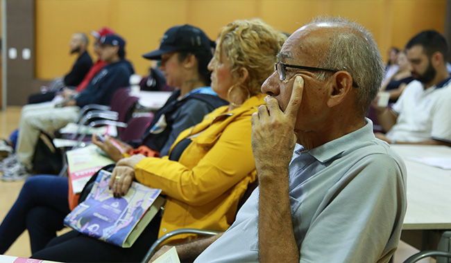 Participantes en el lanzamiento del proyecto de iniciación digital. 