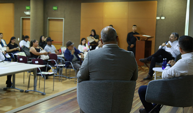 Participantes en el lanzamiento del proyecto de iniciación digital. 