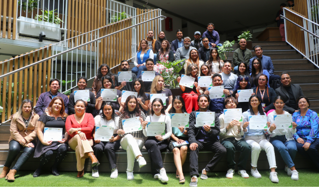 Estudiantes, docentes y directivos del programa Delfín 2024 