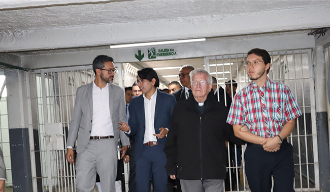 P. Diego Jaramillo cjm, en cárcel La Modelo