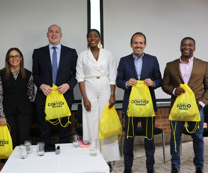 panelistas sostenibilidad deportiva UNIMINUTO