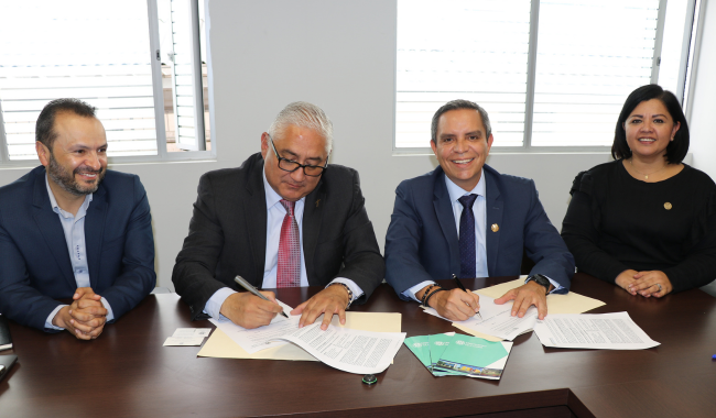 Rectores de UCOL y de UNIMINUTO Bogotá en firma de Convenio Internacional de Cooperación Académica