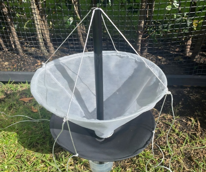 Recolector de agua por condensación del aire húmedo tipo embudo