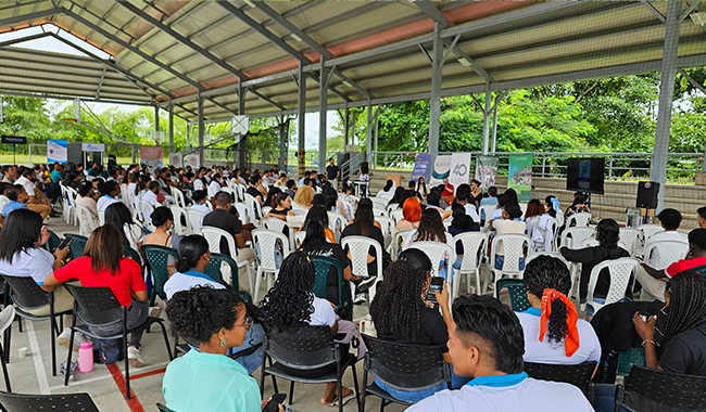 Asistentes prestando atención a lo expuesto en el XI Foro Subregional