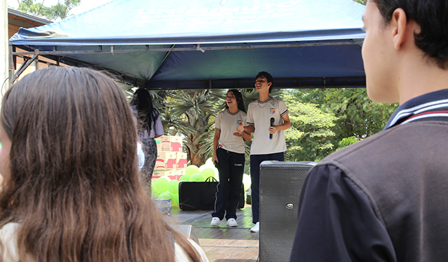 Estudiantes de colegio visitando la sede de UNIMINUTO seccional Antioquia - Chocó