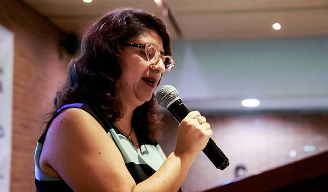 Ponente dictando su conferencia en el encuentro por la paz de UNIMINUTO Seccional Antioquia - Chocó