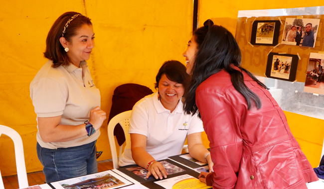 Asesorias del programa Inmersiones Sociales: con los pies en la tierra 