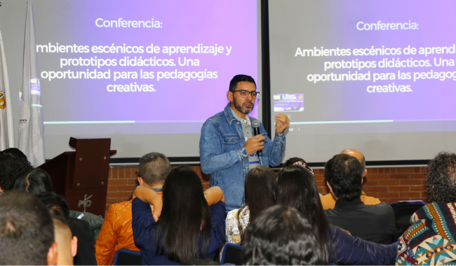 Profesor UNIMINUTO en el 8° Coloquio de Investigación en Ambientes de Aprendizaje