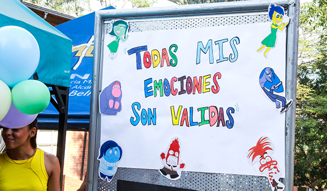 Mural de la feria de psicología en UNIMINUTO.