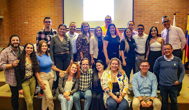 Estudiantes y docentes en la socialización de prácticas profesionales de psicología de UNIMINUTO. 